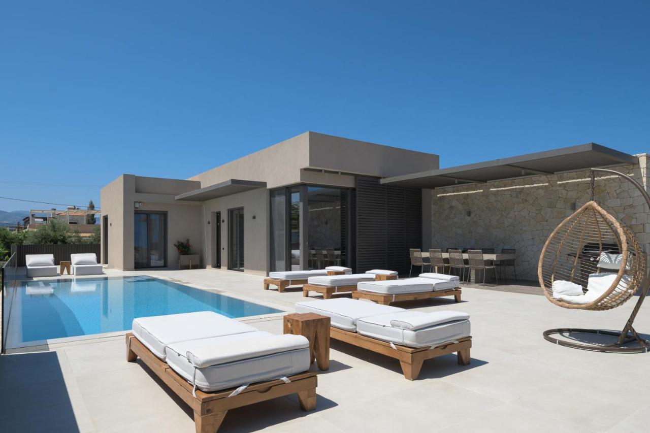 Athina Luxury Villa, With Pool & Walk To The Beach, By Thinkvilla Chania  Exterior foto